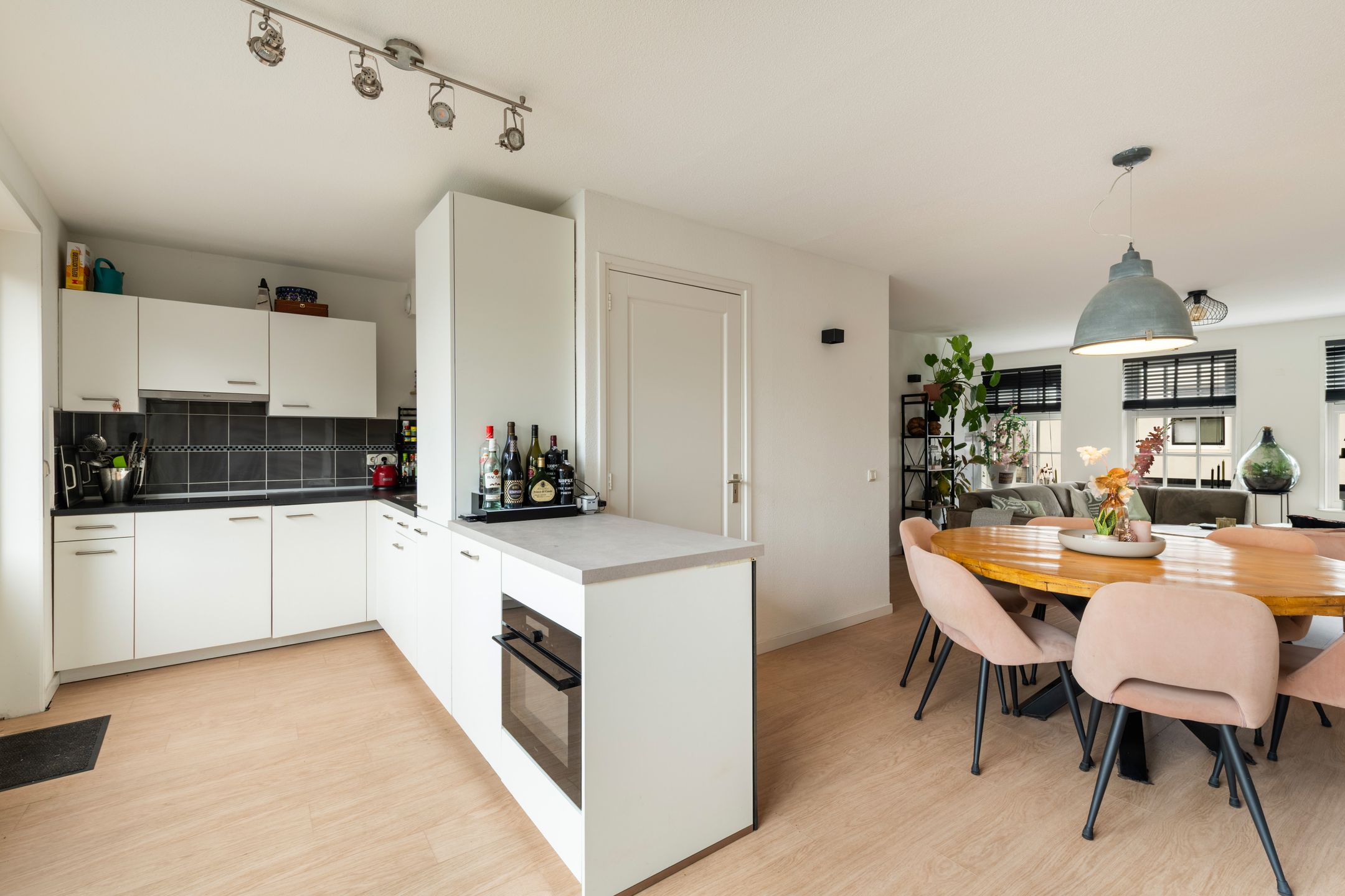 Photo 21 of Utrechtsestraat 24-A