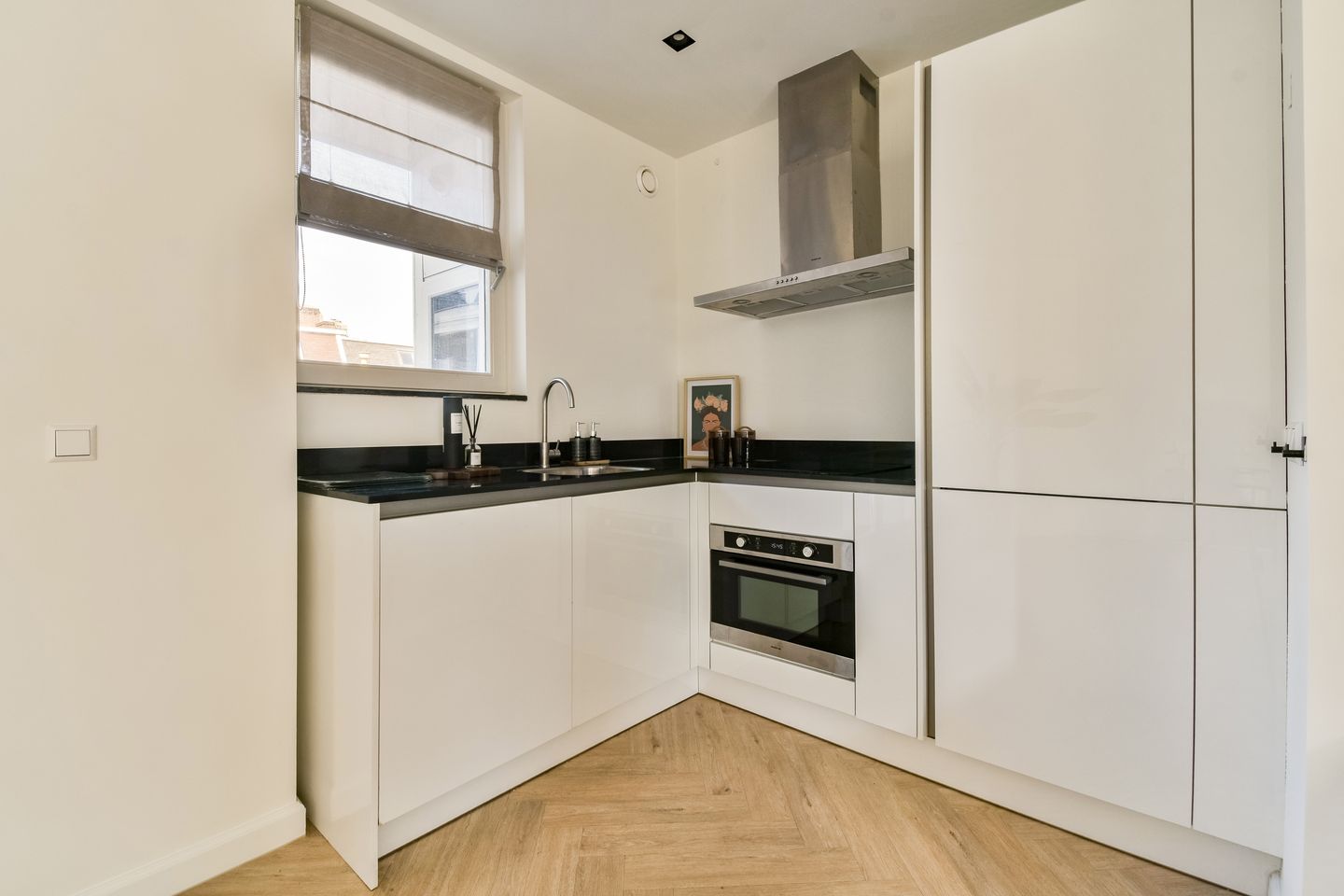 Photo 4 of Van Hogendorpstraat 166-3