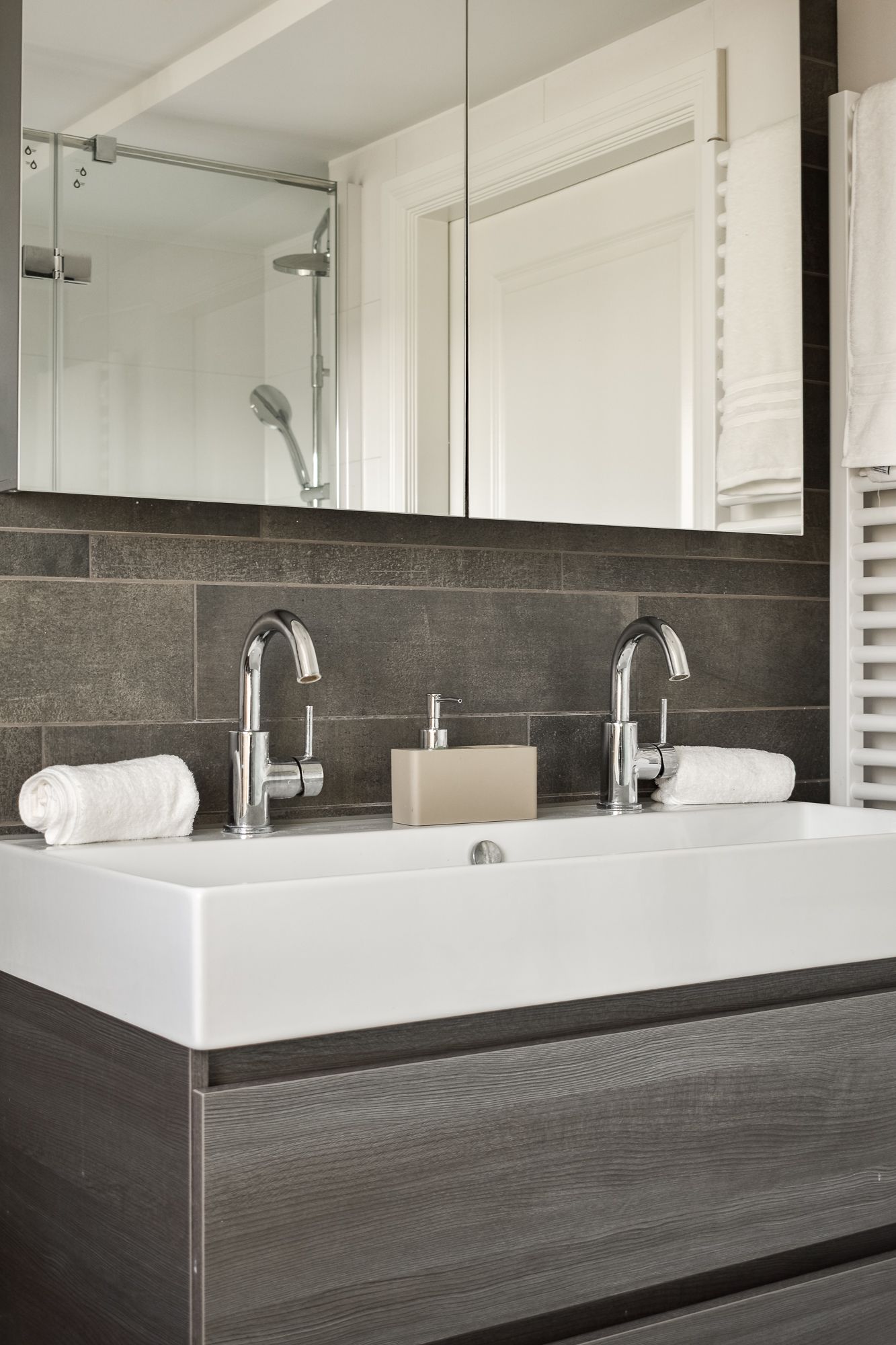 Photo 14 of Van Hogendorpstraat 166-3