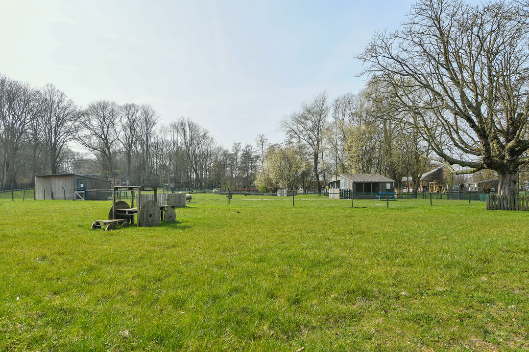 Luxury Family Home with Two Bathrooms Near Hoofddorp Center — 38