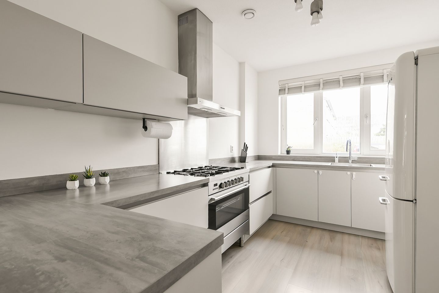 Luxury Family Home with Two Bathrooms Near Hoofddorp Center — 14