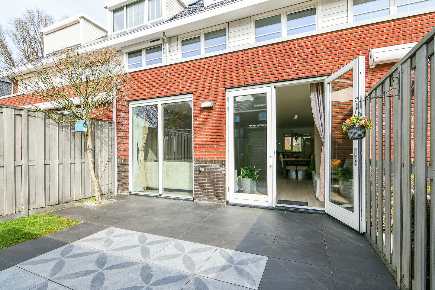 Luxury Family Home with Two Bathrooms Near Hoofddorp Center — 20