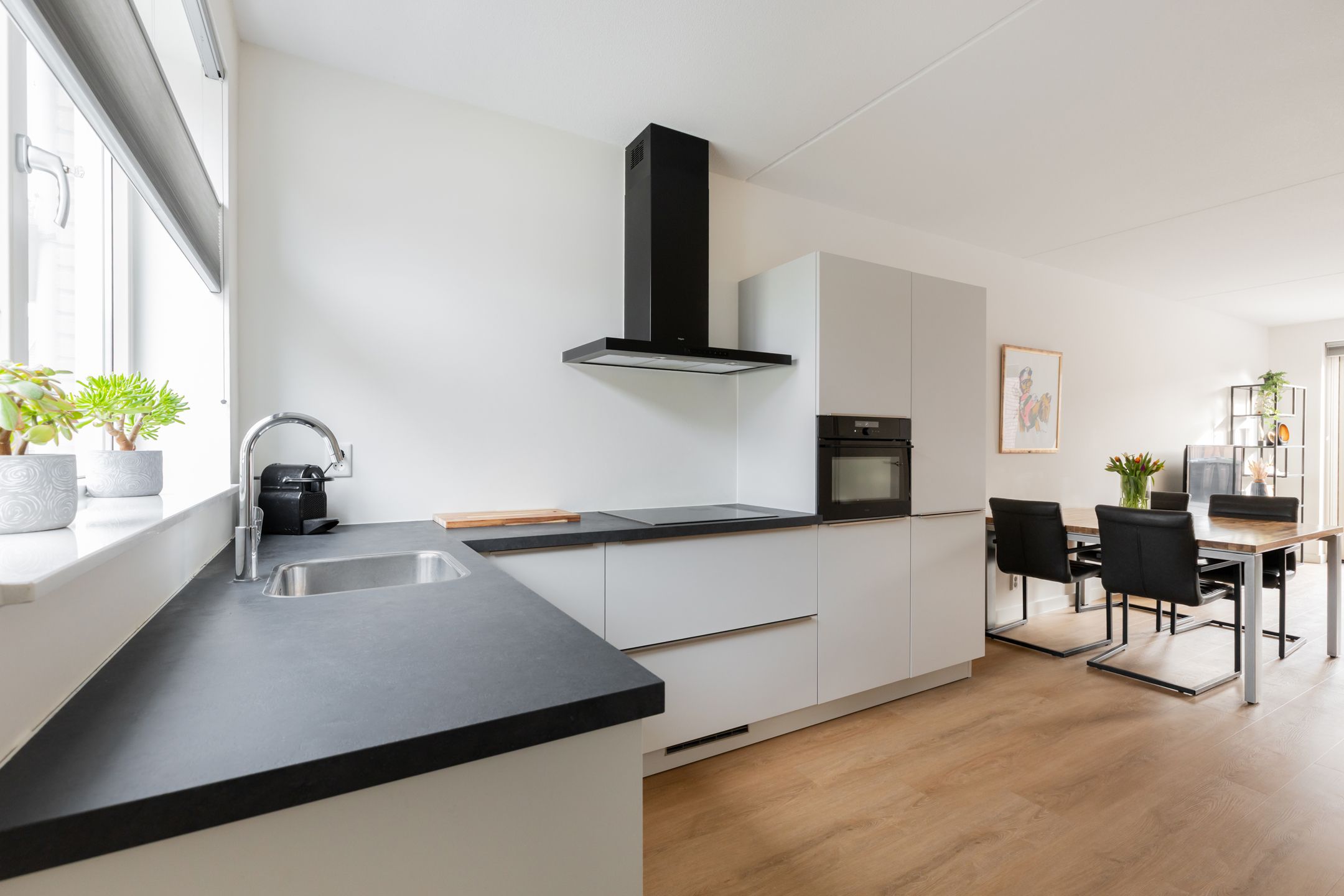 Photo 9 of Ommelanderstraat 48