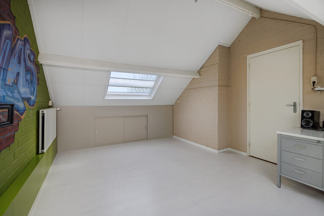 Photo 32 of Reusel 15