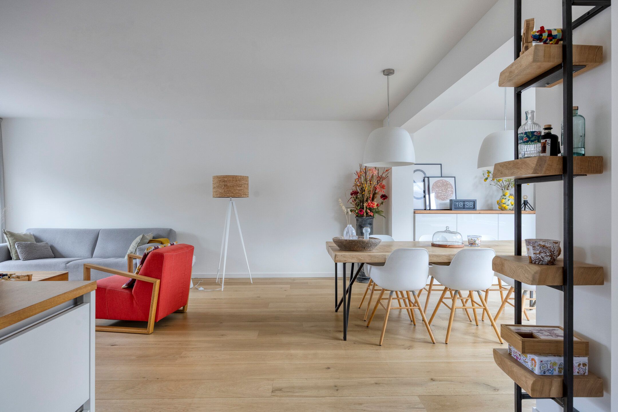 Modernized Terraced Home with Solar Panels and Garden in Roosendaal — 12
