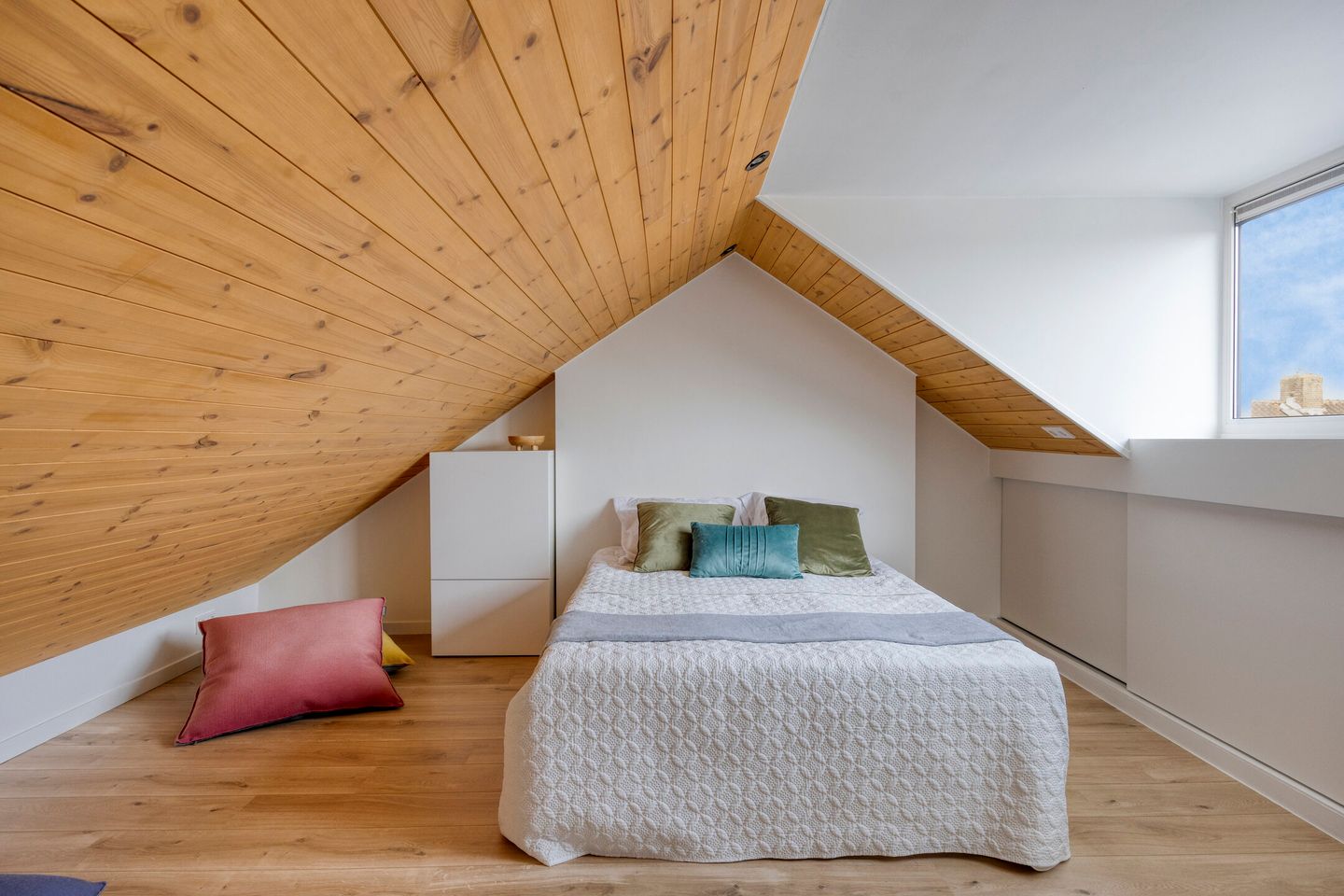 Modernized Terraced Home with Solar Panels and Garden in Roosendaal — 29