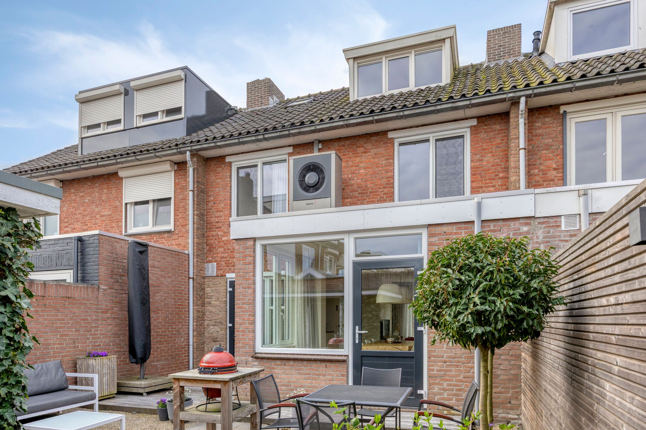 Modernized Terraced Home with Solar Panels and Garden in Roosendaal — 36