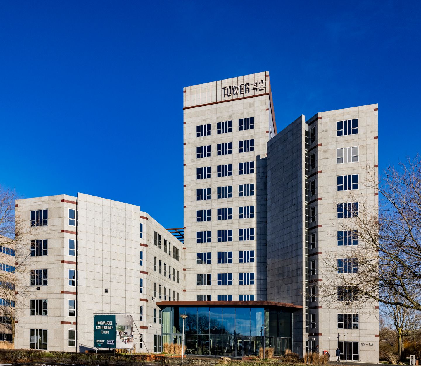 Bekijk foto 1 van Diemerhof 42