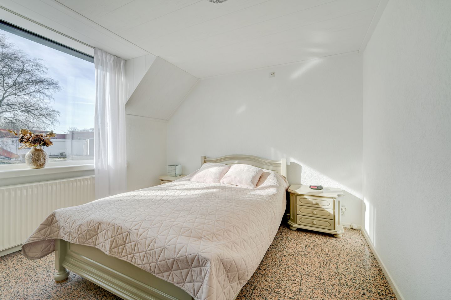 Foto 4 van Middenlaan 18