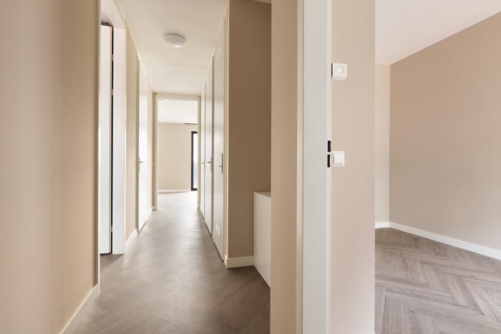 Foto 5 van Mies van der Rohestraat 21