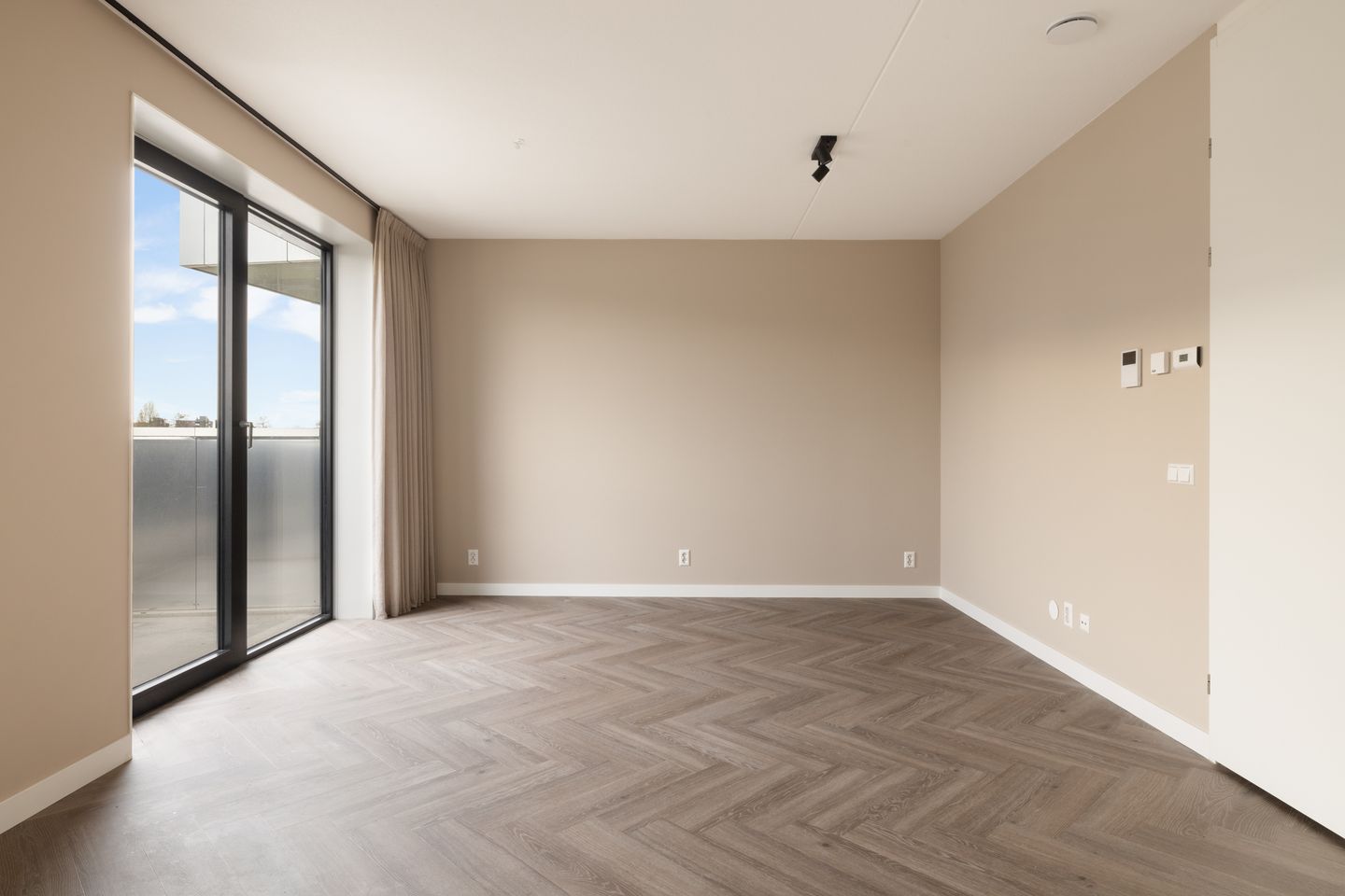 Foto 10 van Mies van der Rohestraat 21