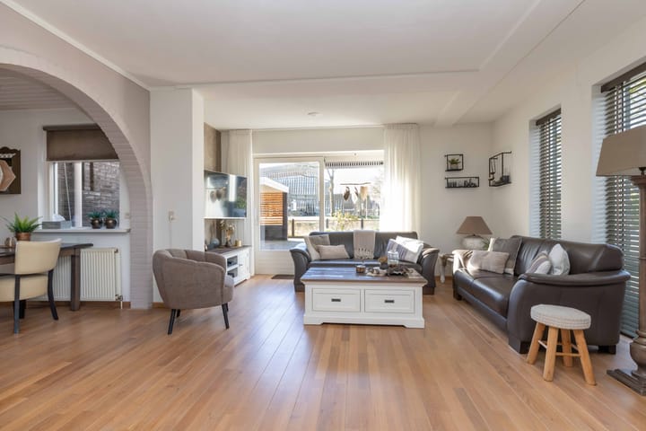 Foto 2 van Oosterweg 12