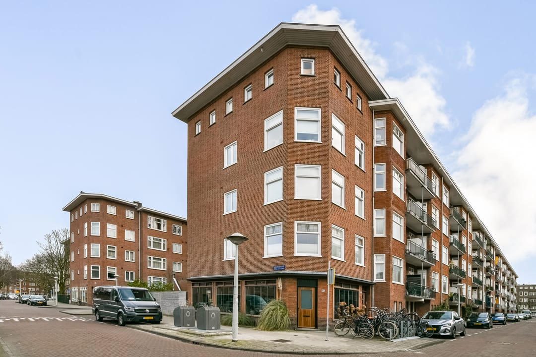 Photo 2 of Lucellestraat 44