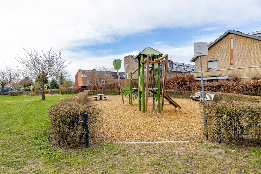 Photo 37 of Madame Gresstraat 46