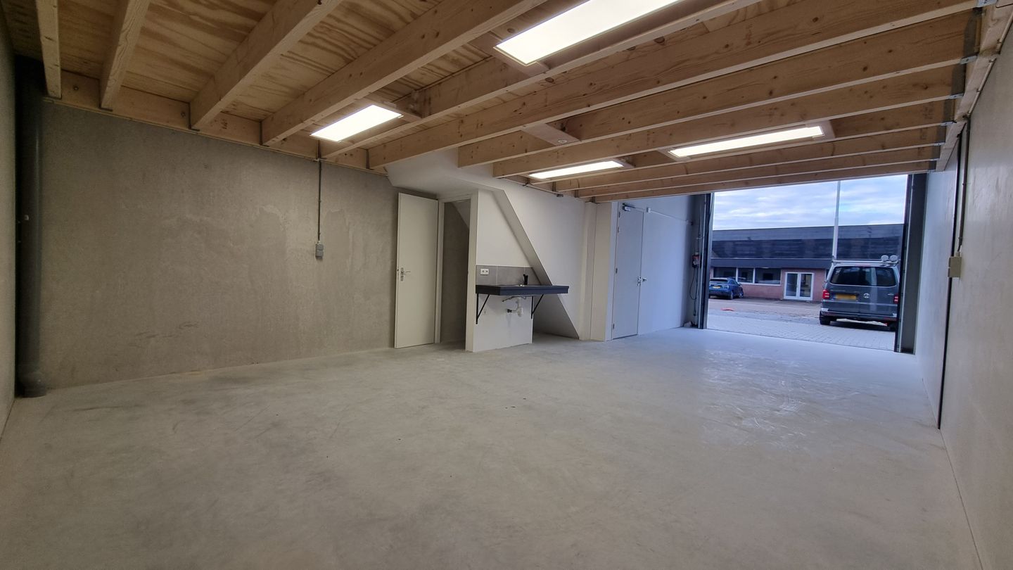 Bekijk foto 2 van Rhijnkant 11-07 en 11-24