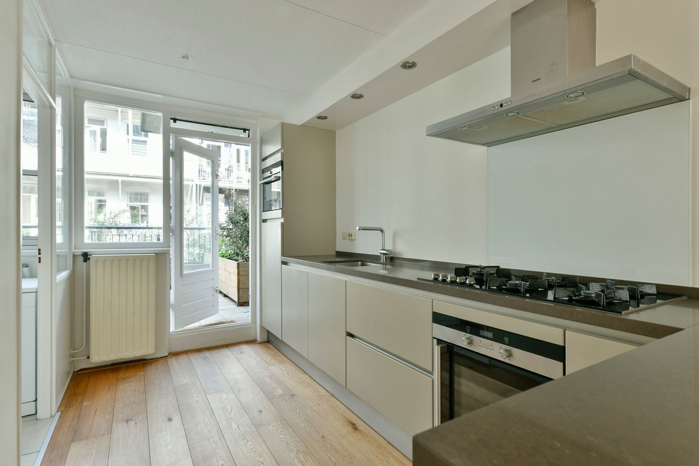 Foto 10 van Riouwstraat 67-A