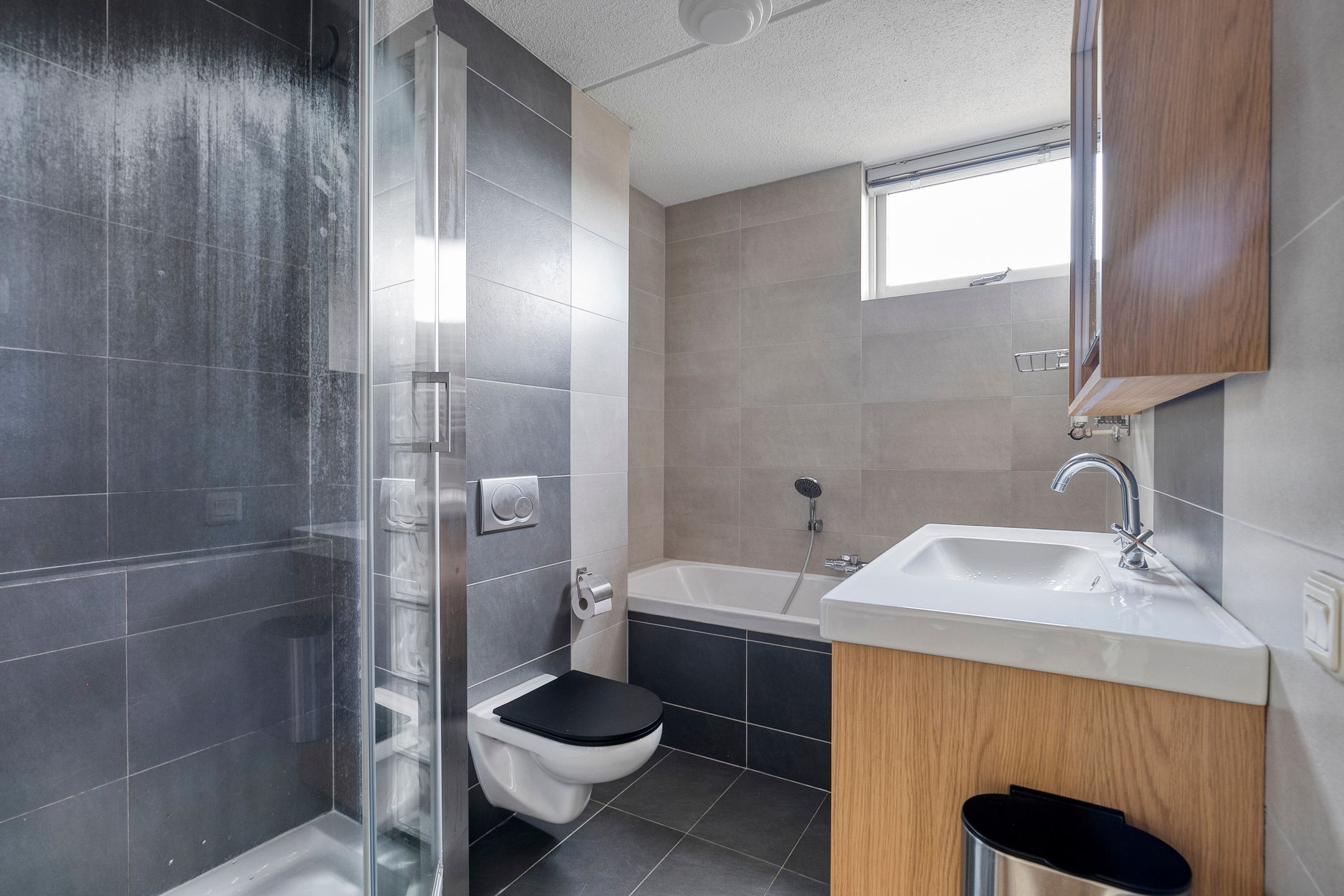 Photo 21 of Anna Bijnsstraat 12