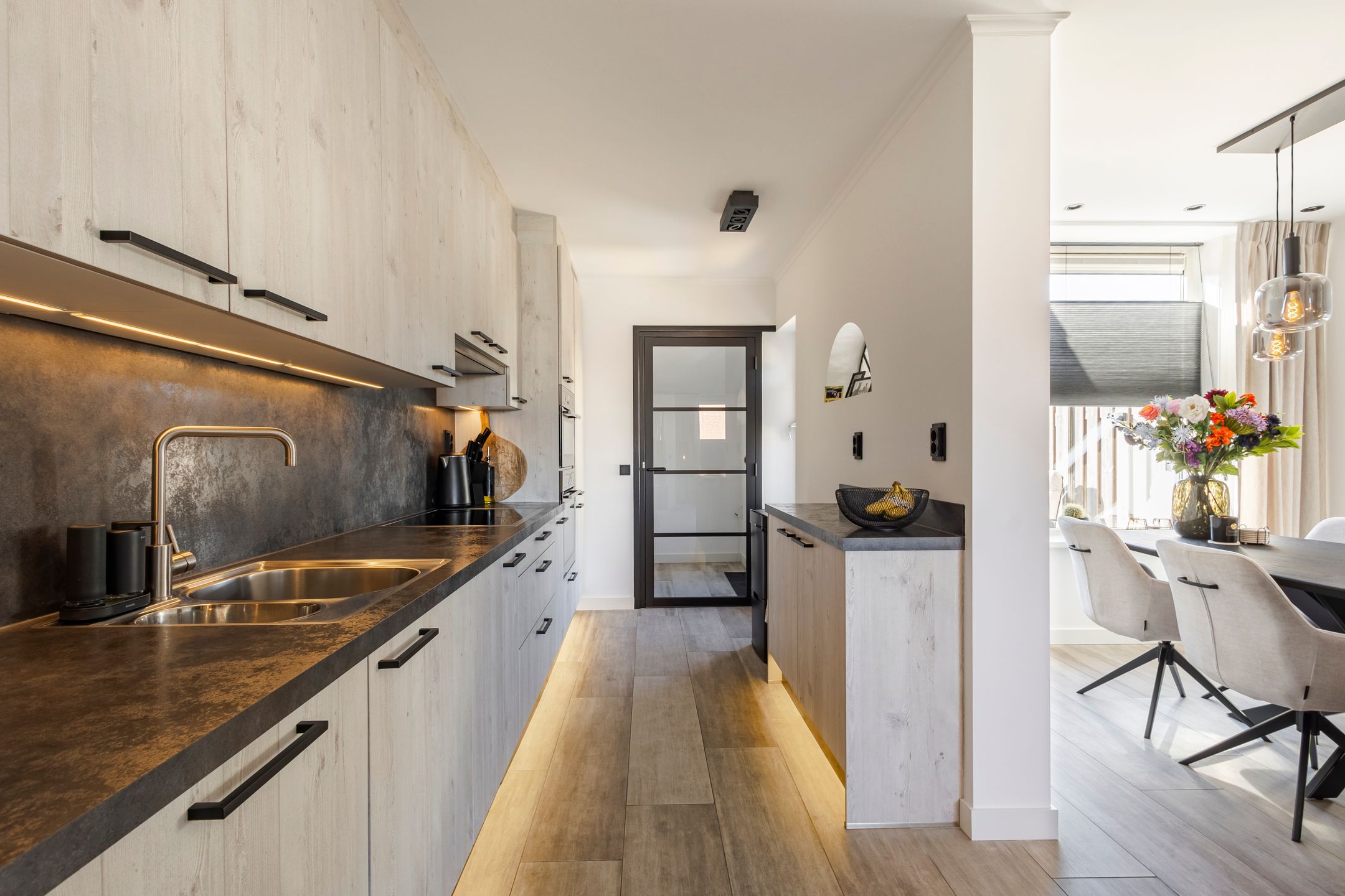 Foto 3 van Van Leijdenstraat 26