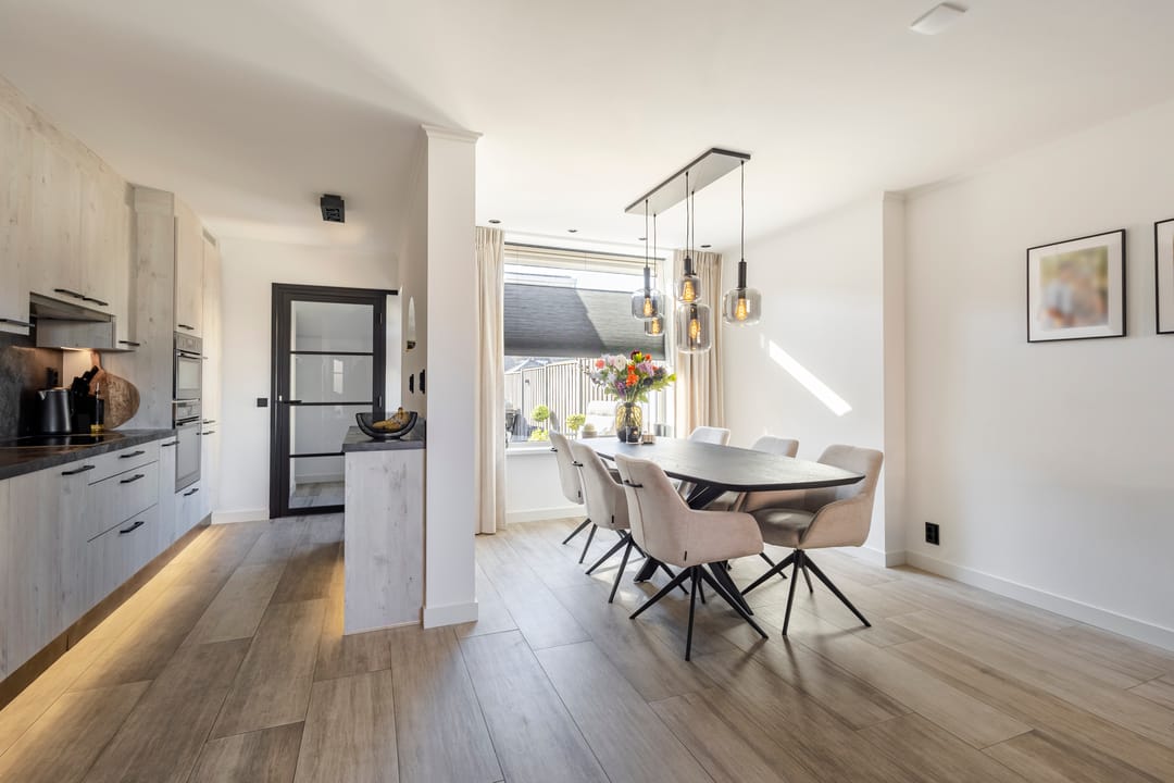 Foto 8 van Van Leijdenstraat 26