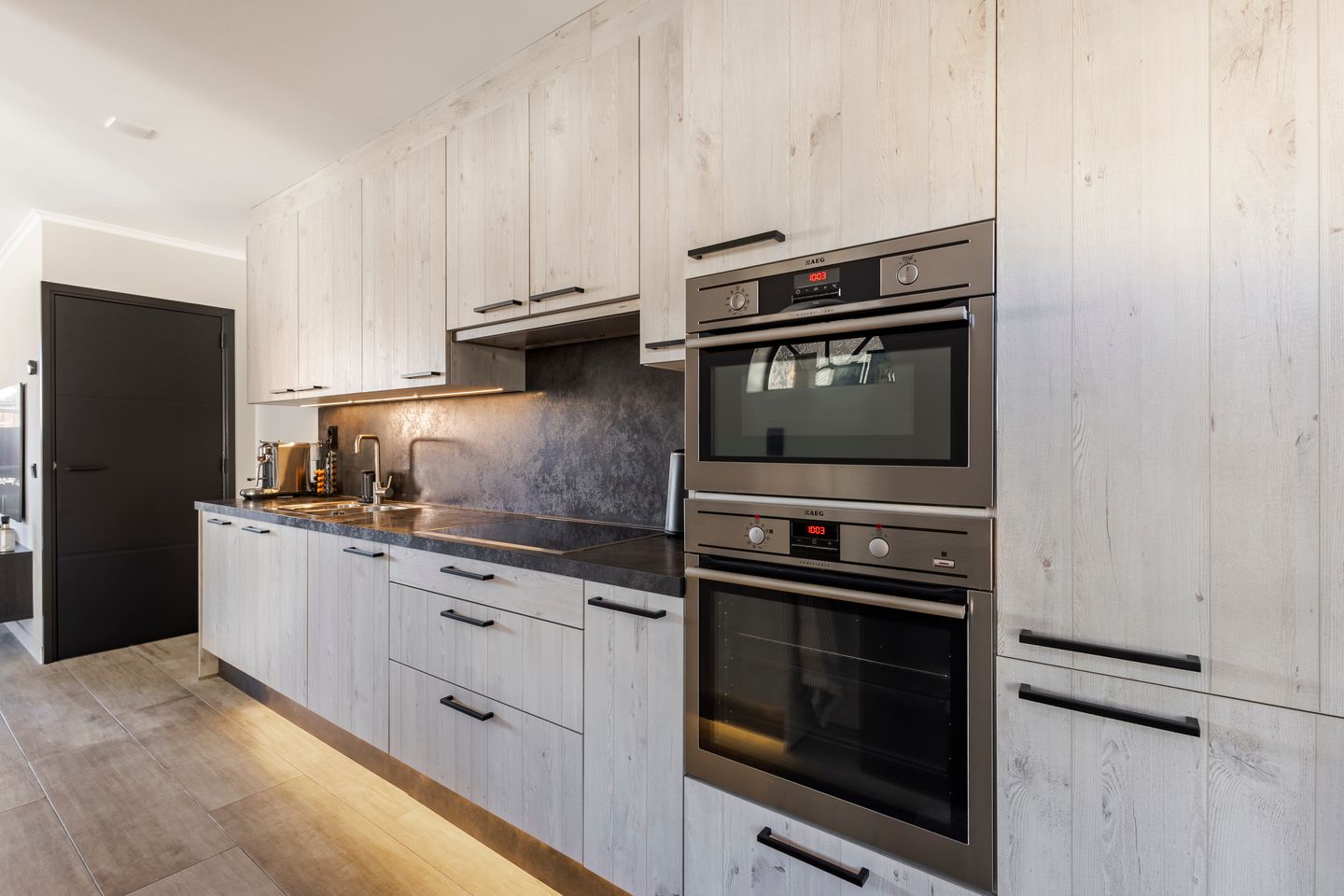 Foto 10 van Van Leijdenstraat 26