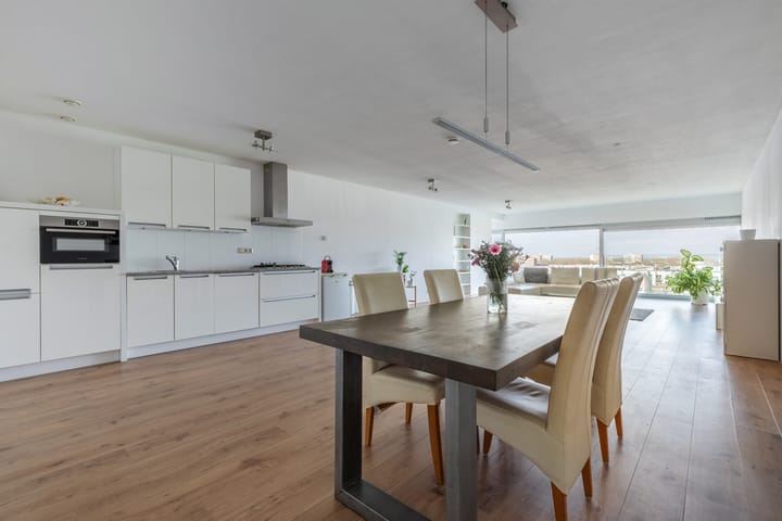 Photo 2 of Jan van Zutphenstraat 649