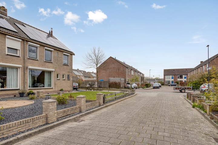 Foto 2 van Middelgatstraat 2