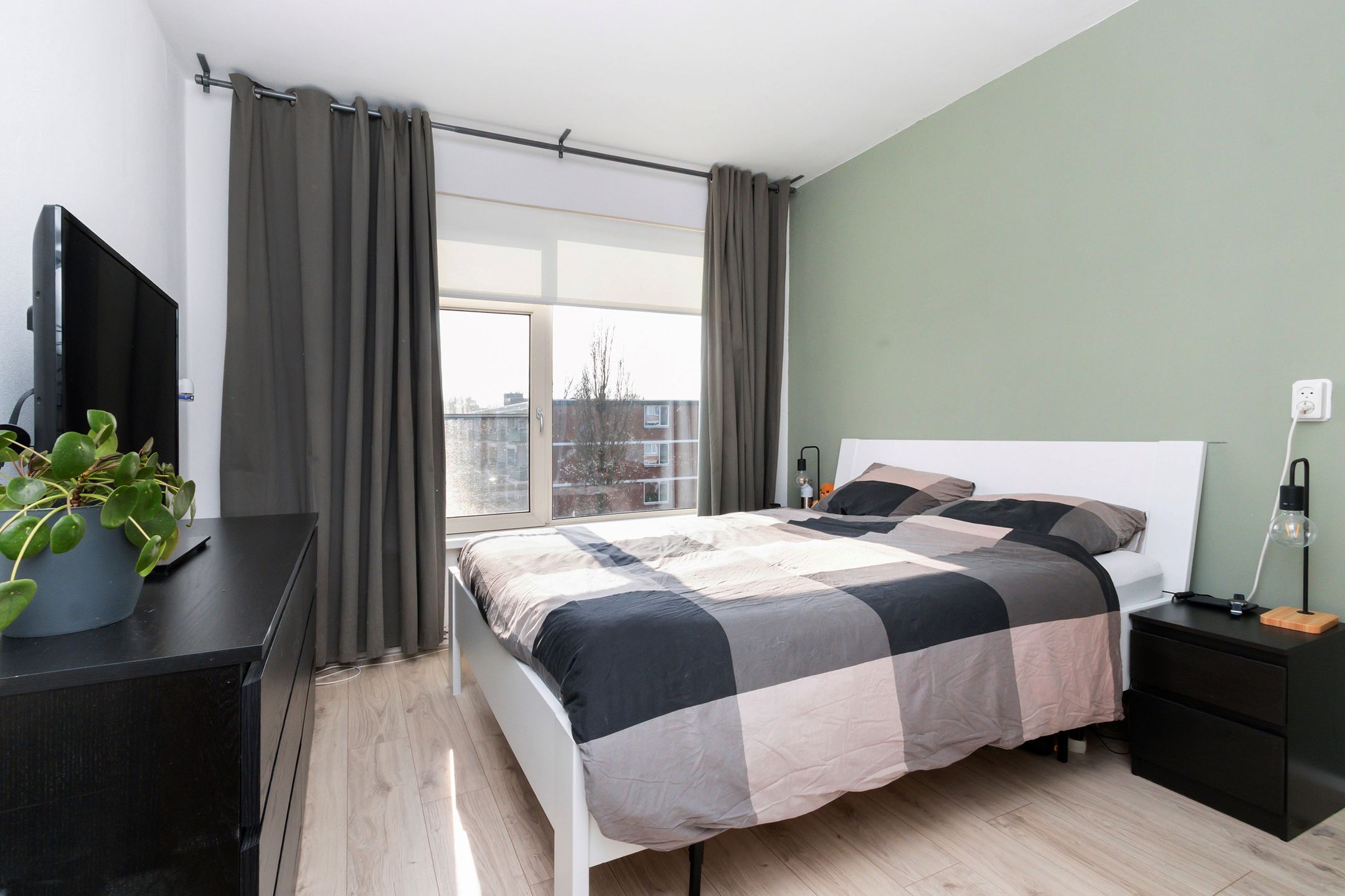 Foto 12 van Dahliastraat 188