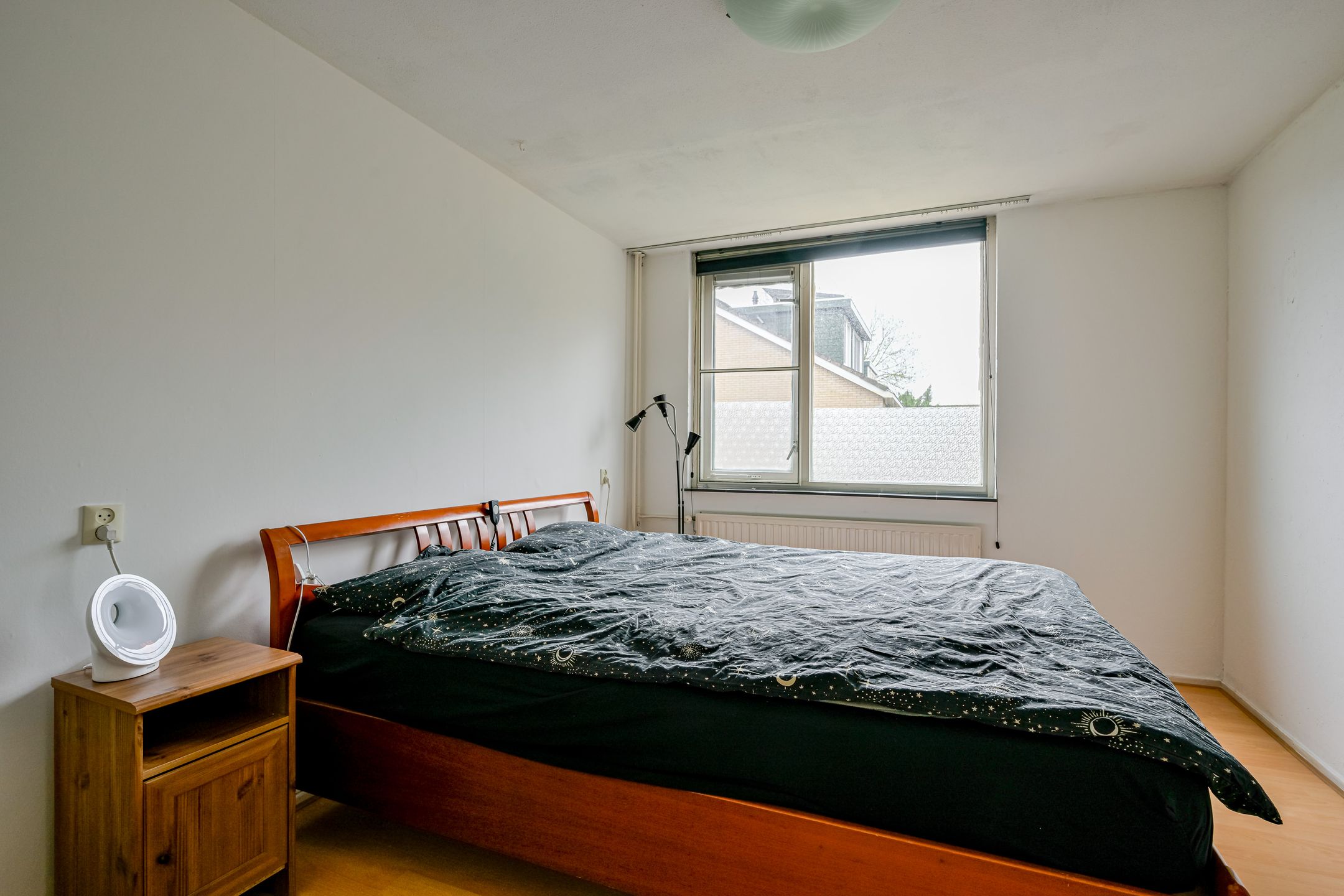 Spacious Family Home with Solar Panels in Quiet Heerhugowaard Neighborhood — 12