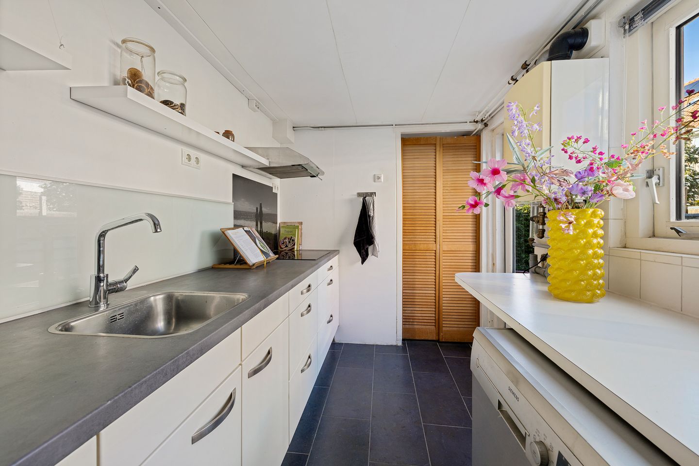 Photo 19 of Eksterstraat 5