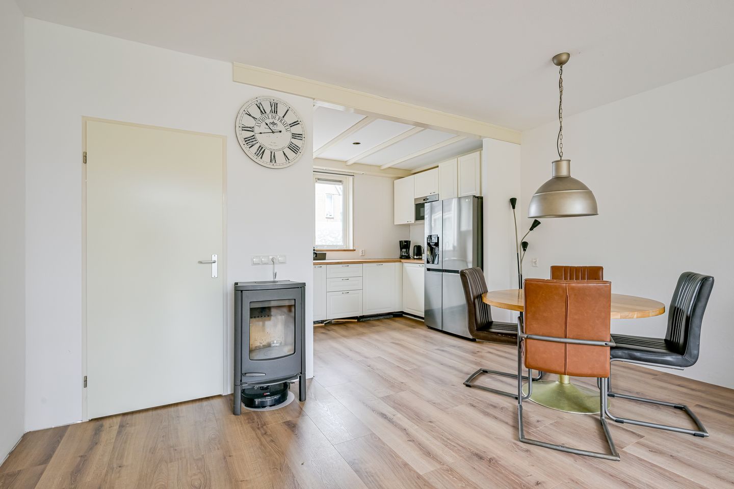 Spacious Family Home with Solar Panels in Quiet Heerhugowaard Neighborhood — 10