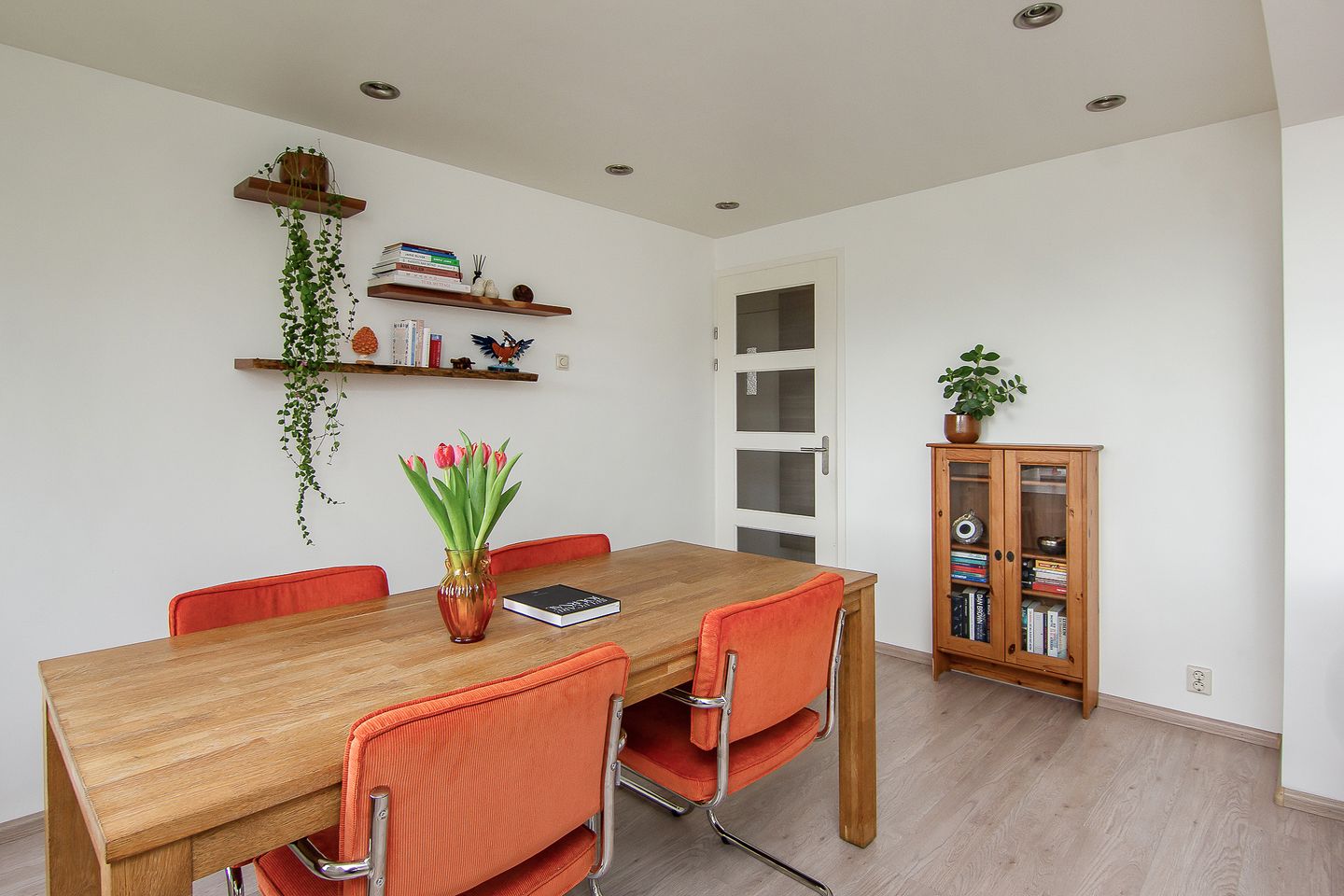 Photo 14 of Albert Verweylaan 17-II