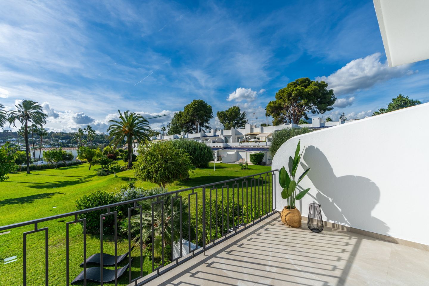 Foto 20 van Calle valle del golf 8