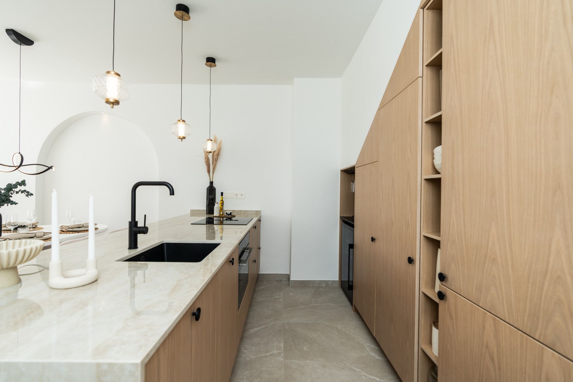 Foto 6 van Calle valle del golf 8