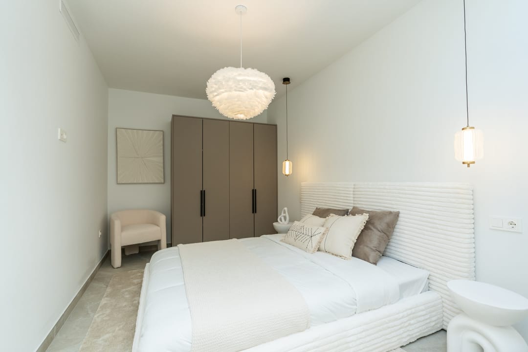 Foto 8 van Calle valle del golf 8