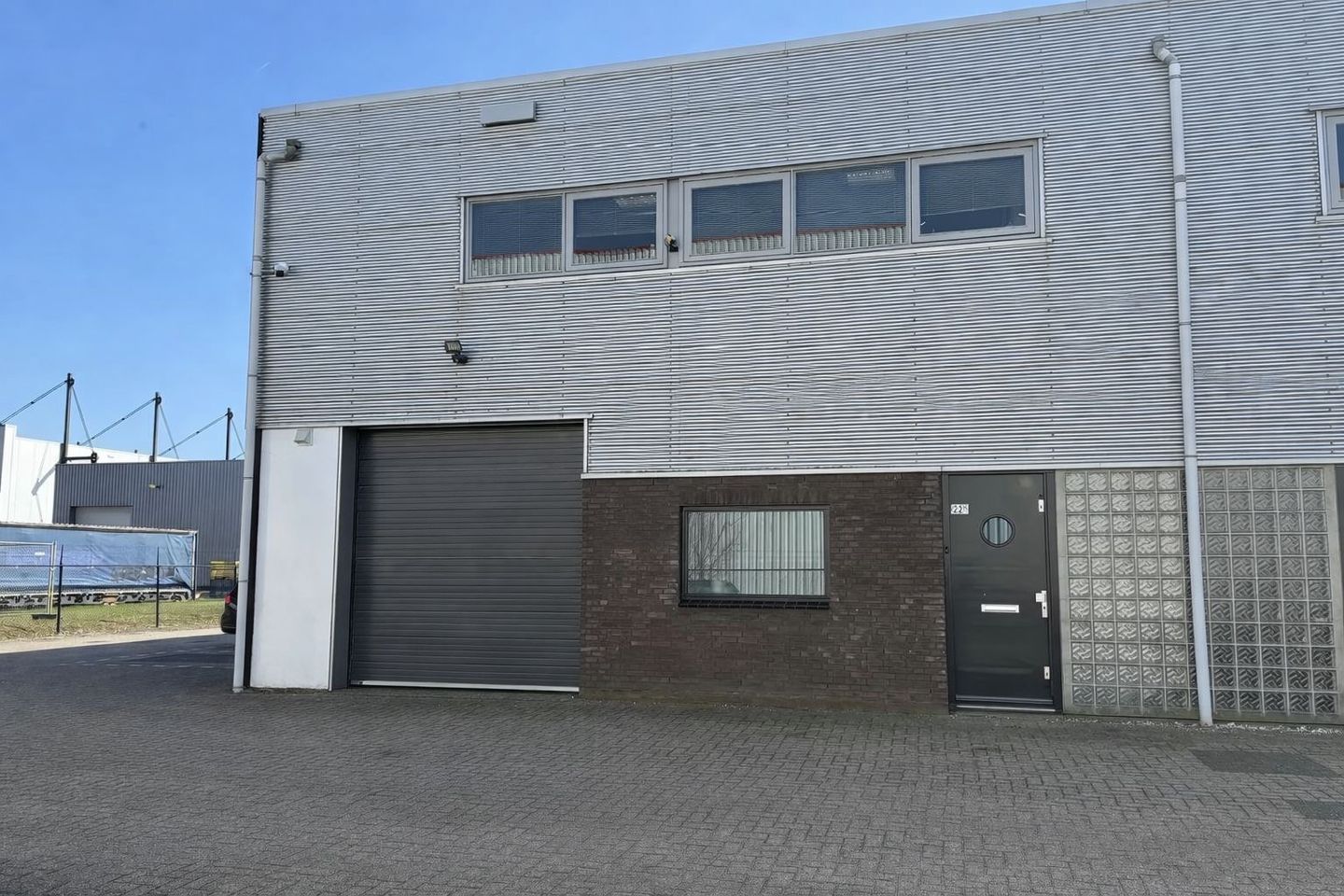 View photo 1 of Spuiweg 22-h