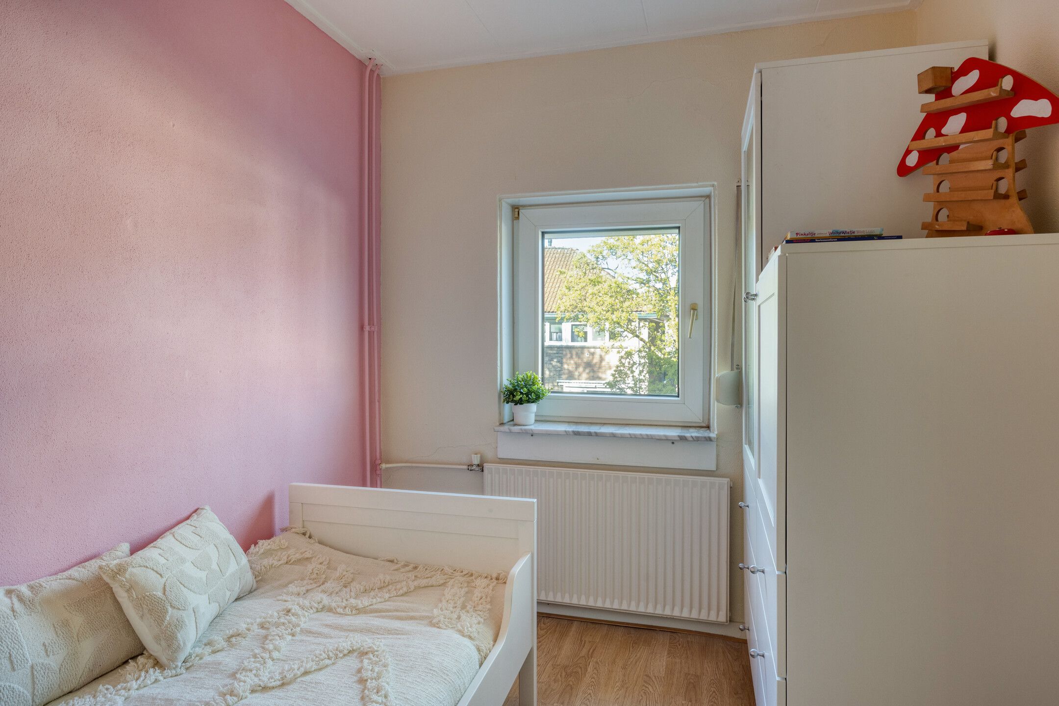 Photo 21 of Ringovenstraat 10