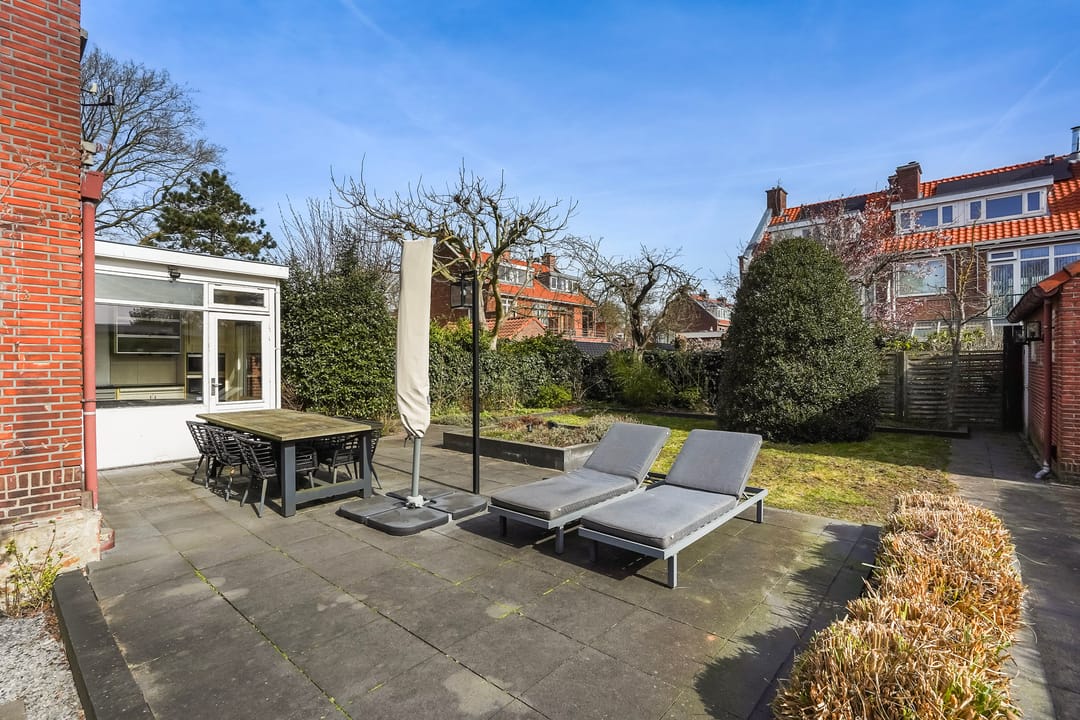 Spacious corner house with dune views and private parking in Vogelwijk — 26