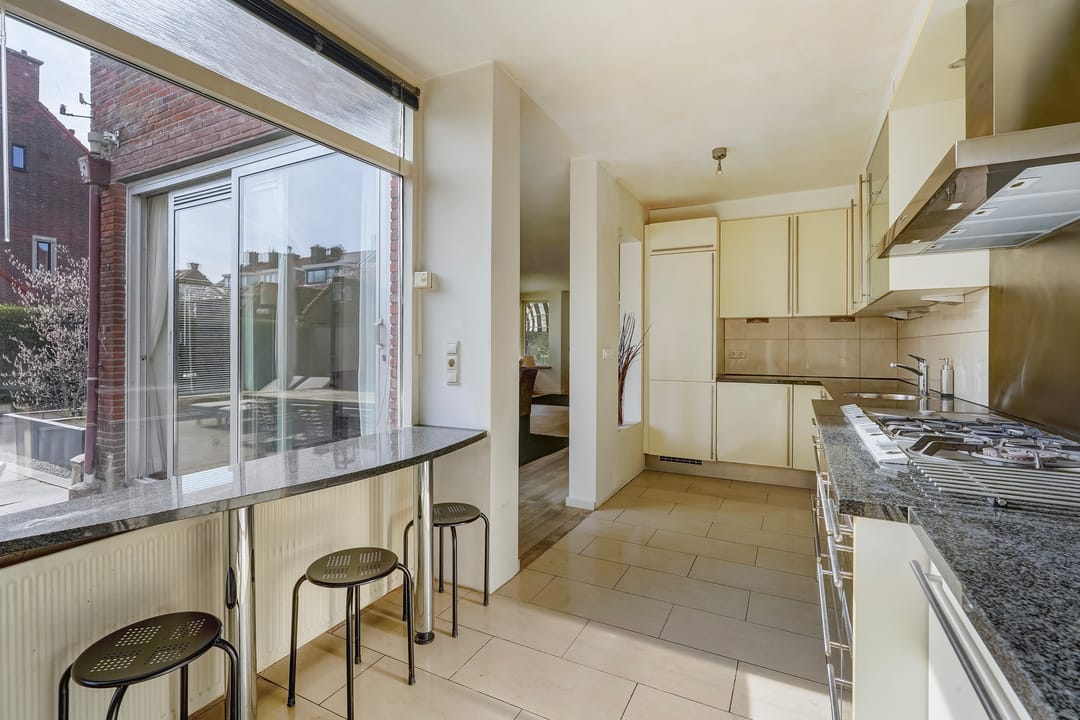 Spacious corner house with dune views and private parking in Vogelwijk — 31