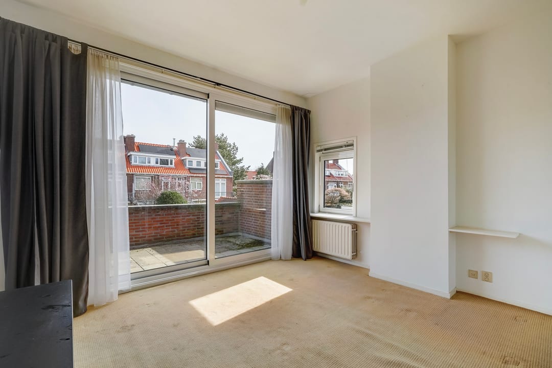 Spacious corner house with dune views and private parking in Vogelwijk — 41