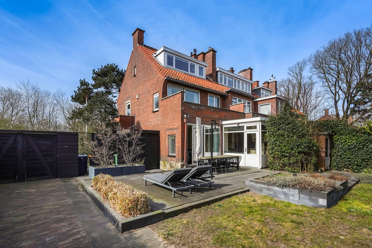 Spacious corner house with dune views and private parking in Vogelwijk — 29