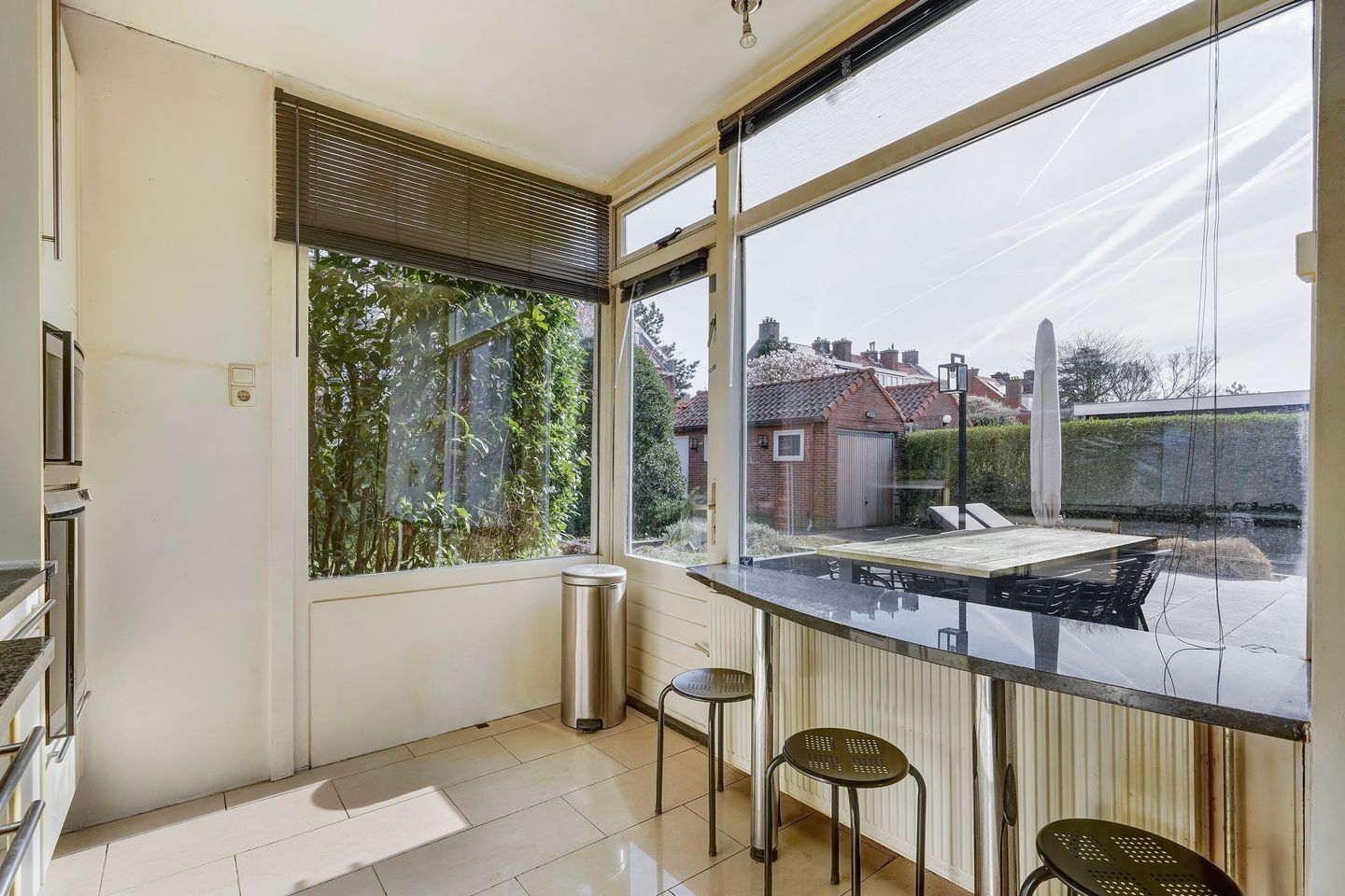 Spacious corner house with dune views and private parking in Vogelwijk — 20