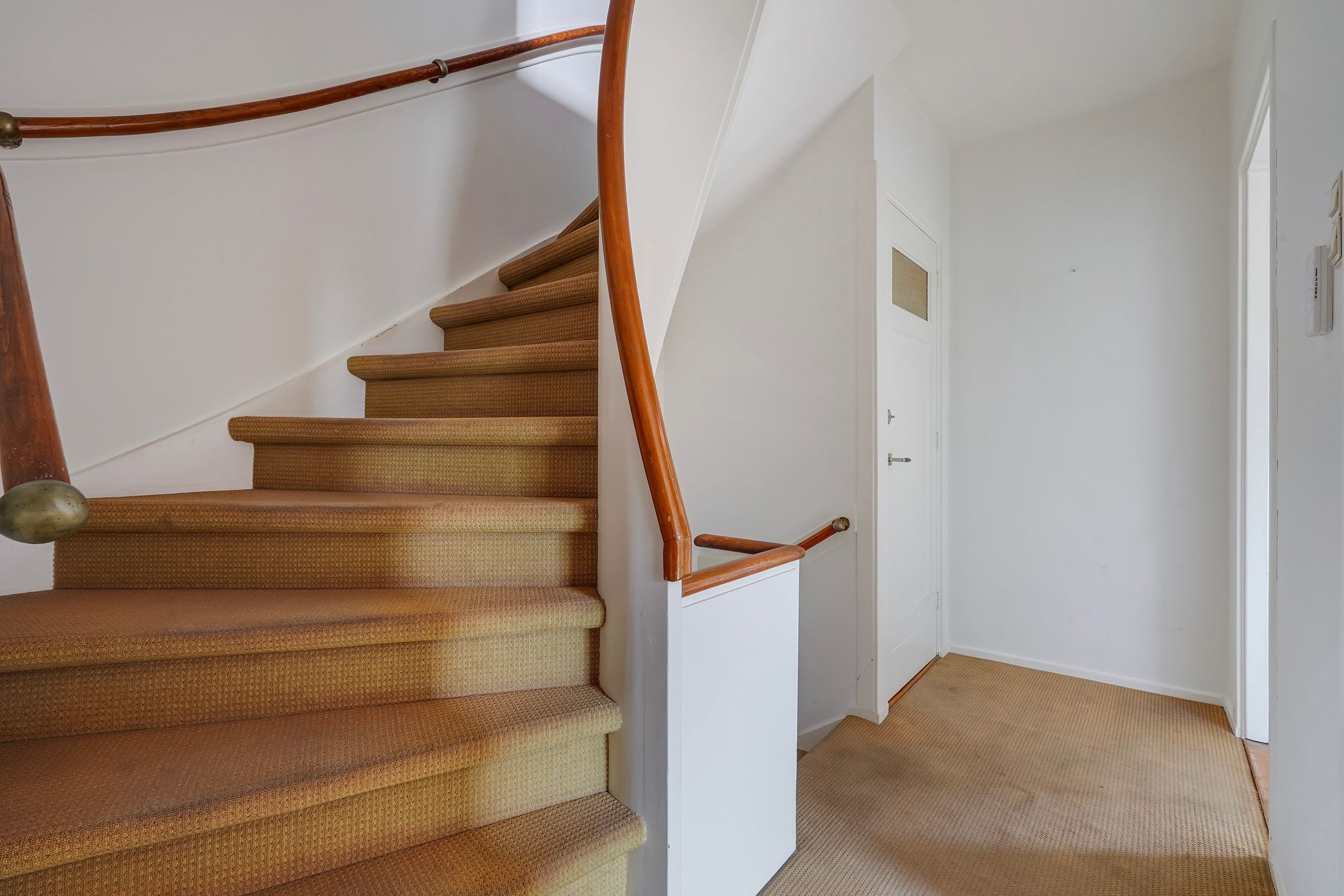 Spacious corner house with dune views and private parking in Vogelwijk — 33
