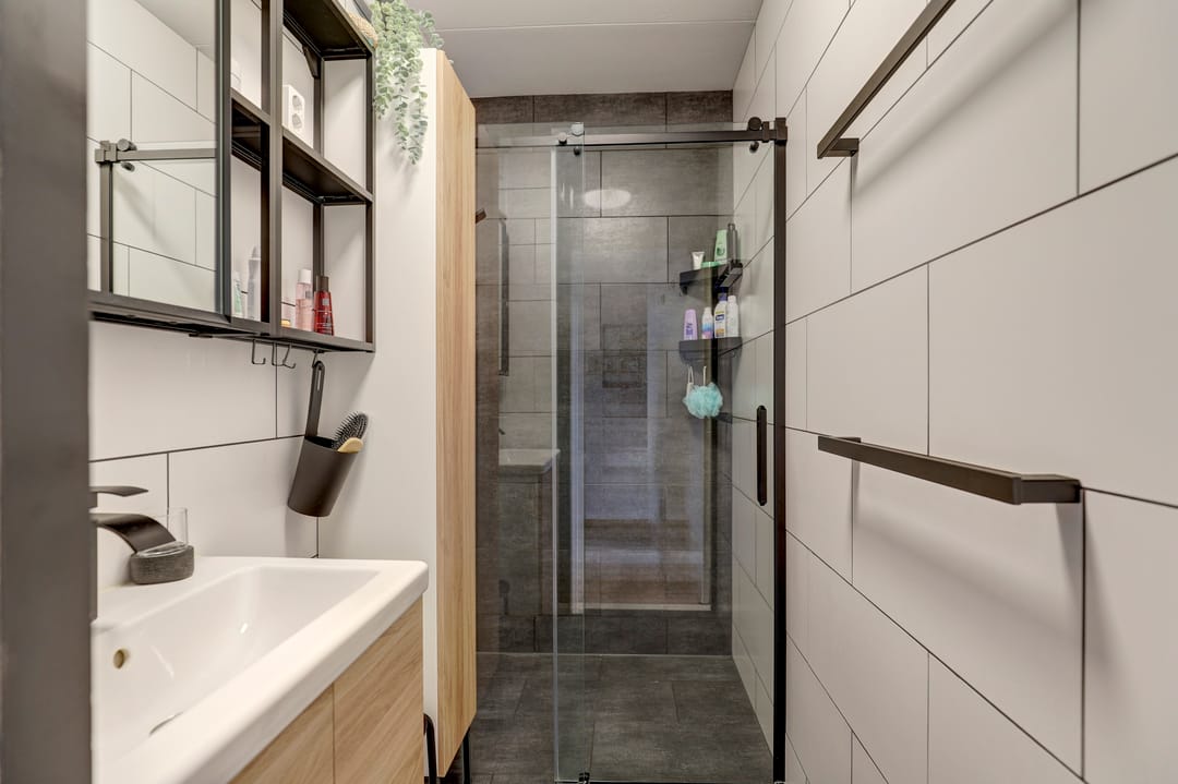 Light and move-in ready apartment with balcony and free view — 26