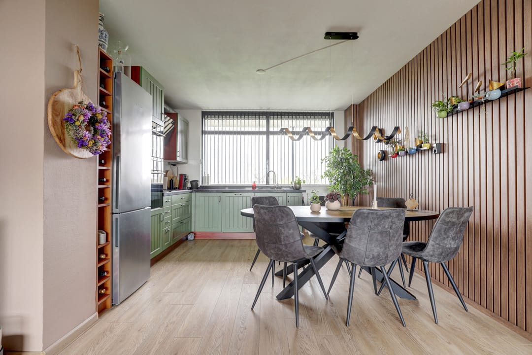 Light and move-in ready apartment with balcony and free view — 16
