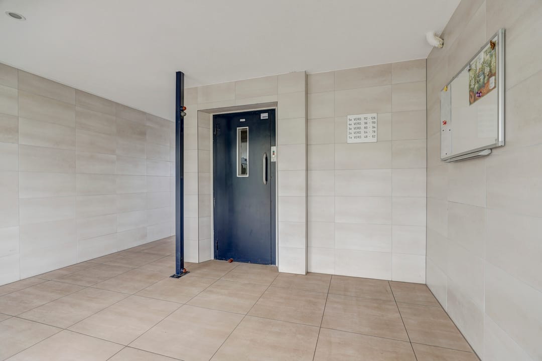 Light and move-in ready apartment with balcony and free view — 31