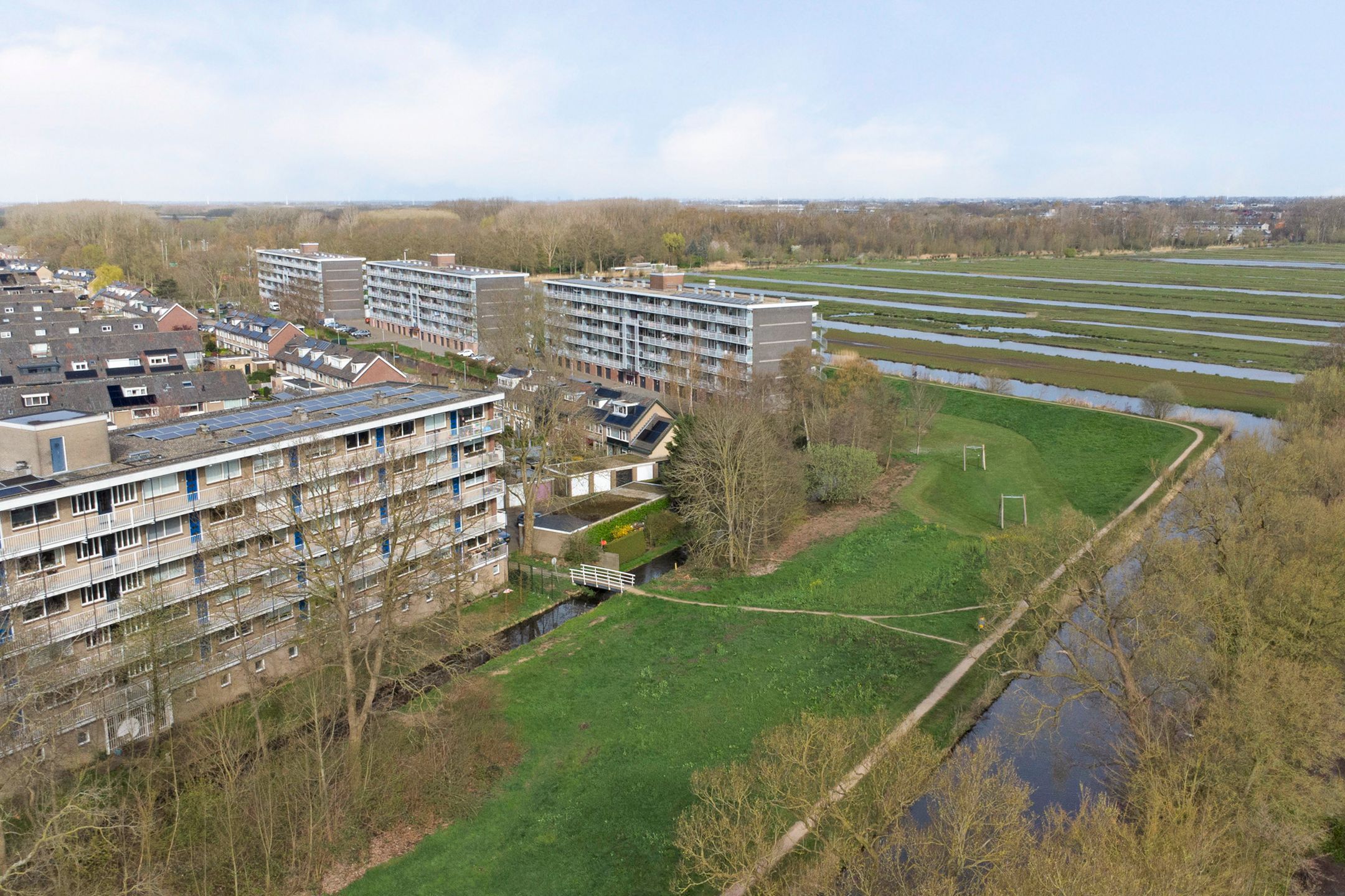 Light and move-in ready apartment with balcony and free view — 39