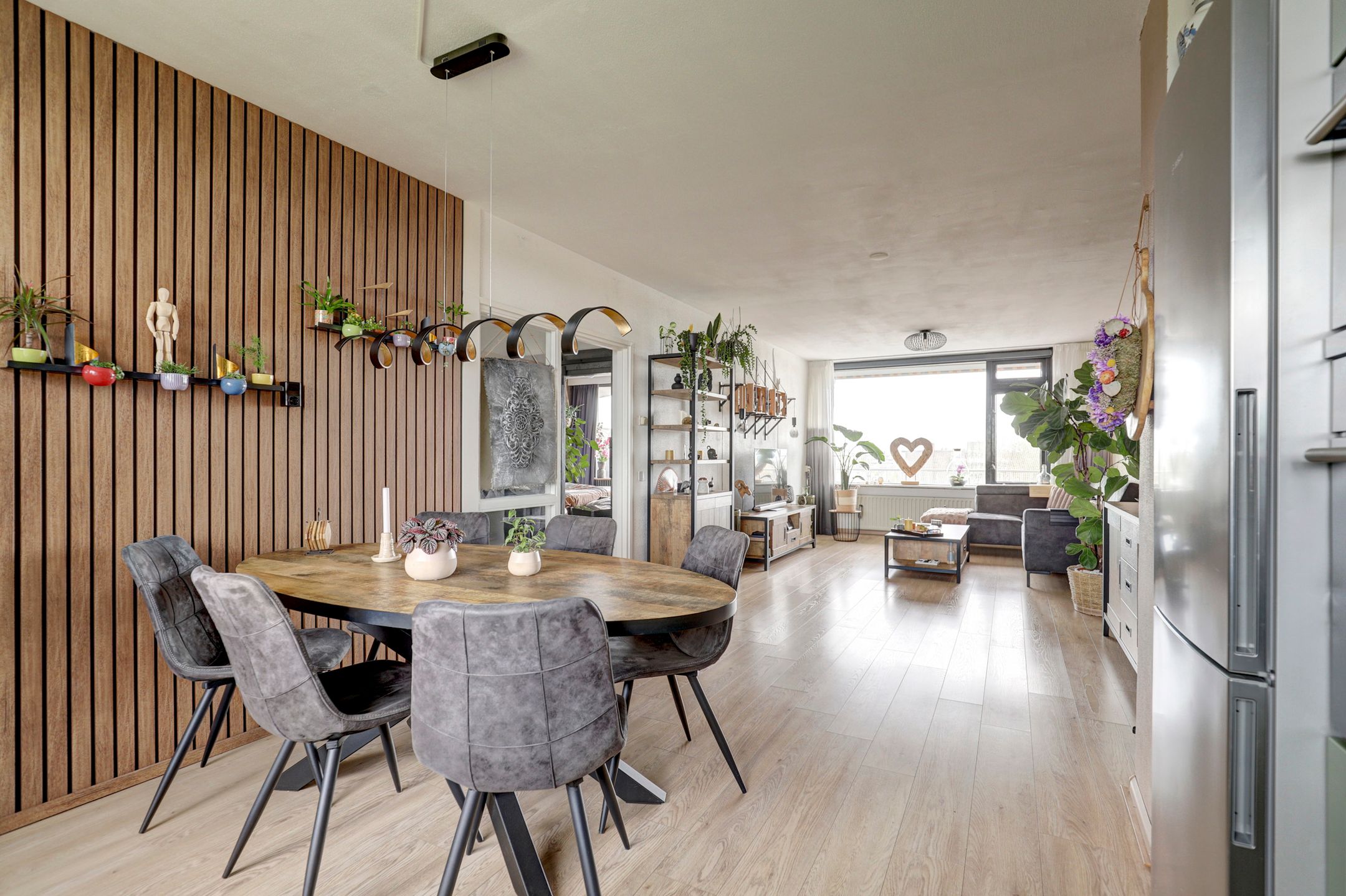 Light and move-in ready apartment with balcony and free view — 15