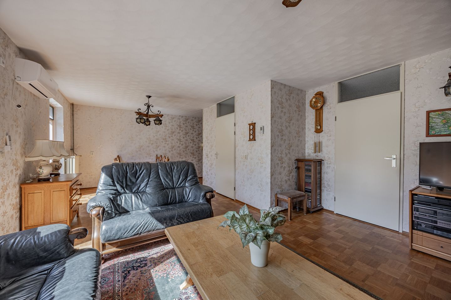 Foto 10 van Von Weberstraat 18