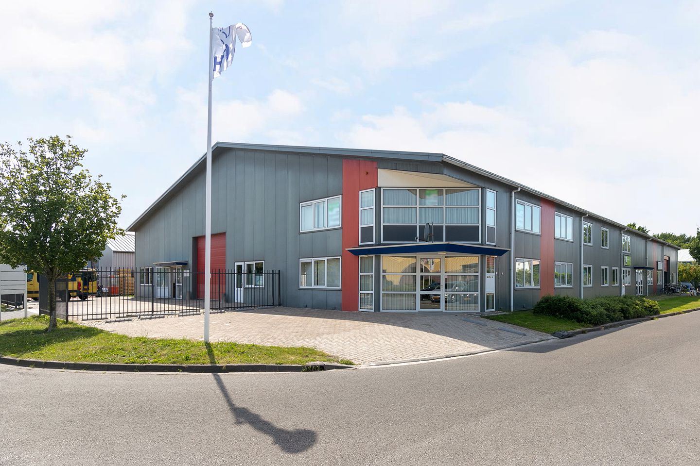 View photo 2 of De Muldyk 1