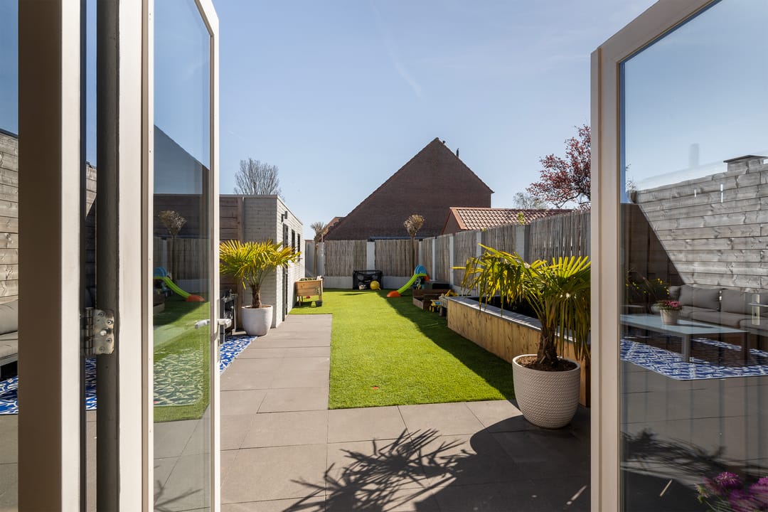 Modern Semi-Detached Home with Garage and Solar Panels in Oud-Vossemeer — 32